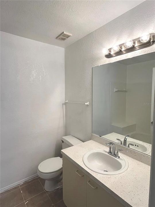 For Sale: $179,900 (1 beds, 1 baths, 583 Square Feet)