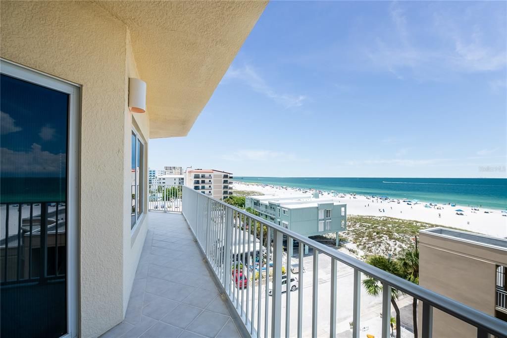 Direct West Sunset Beach Views!