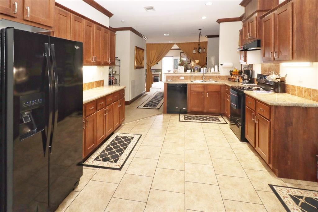 For Sale: $299,000 (1 beds, 1 baths, 1485 Square Feet)