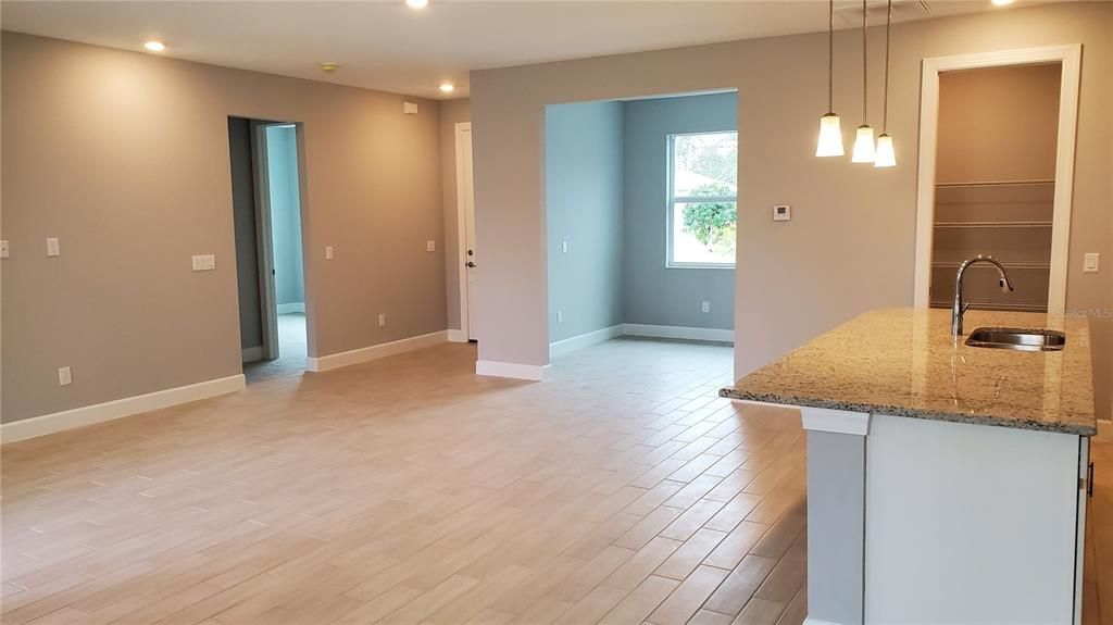 For Rent: $2,195 (3 beds, 2 baths, 1664 Square Feet)