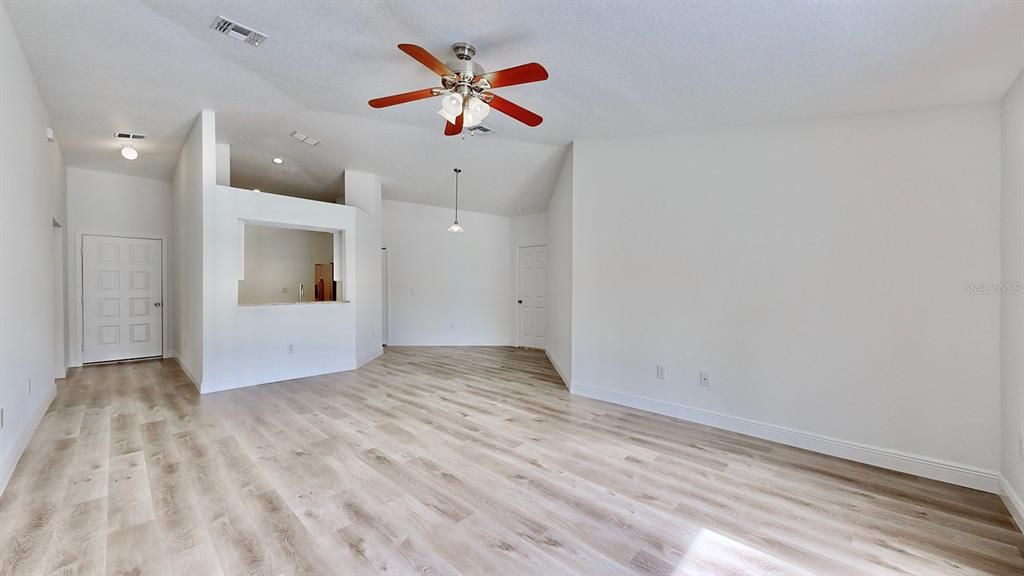 Active With Contract: $369,900 (4 beds, 2 baths, 1507 Square Feet)