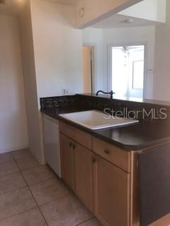 For Sale: $223,400 (2 beds, 2 baths, 952 Square Feet)