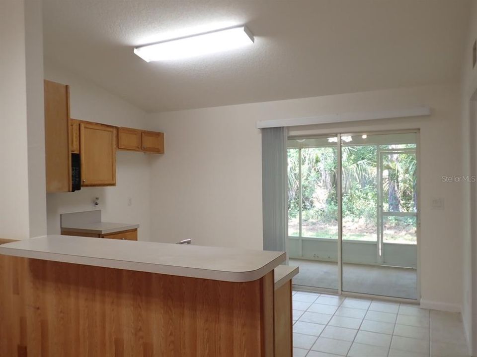 Active With Contract: $1,575 (3 beds, 2 baths, 1280 Square Feet)