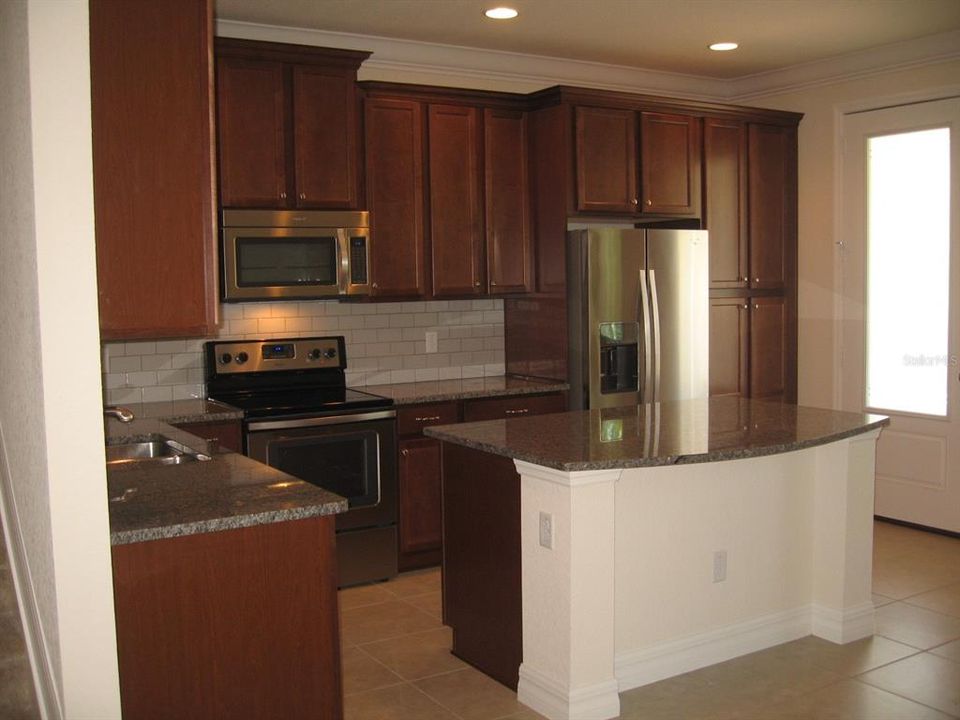 For Rent: $2,650 (3 beds, 2 baths, 1725 Square Feet)