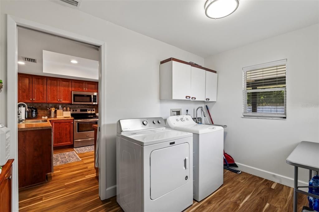 For Sale: $430,000 (2 beds, 2 baths, 1812 Square Feet)