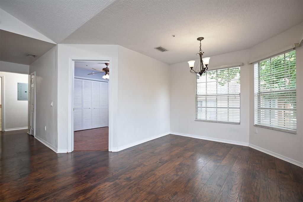 For Sale: $224,900 (3 beds, 2 baths, 1130 Square Feet)