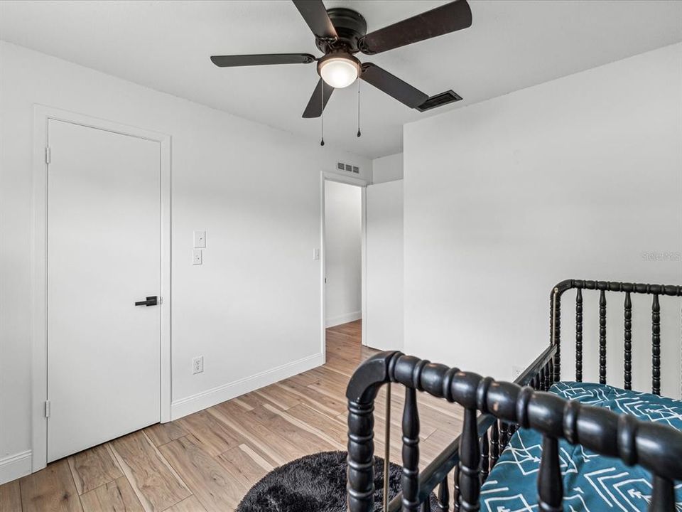 For Sale: $475,000 (3 beds, 1 baths, 1242 Square Feet)