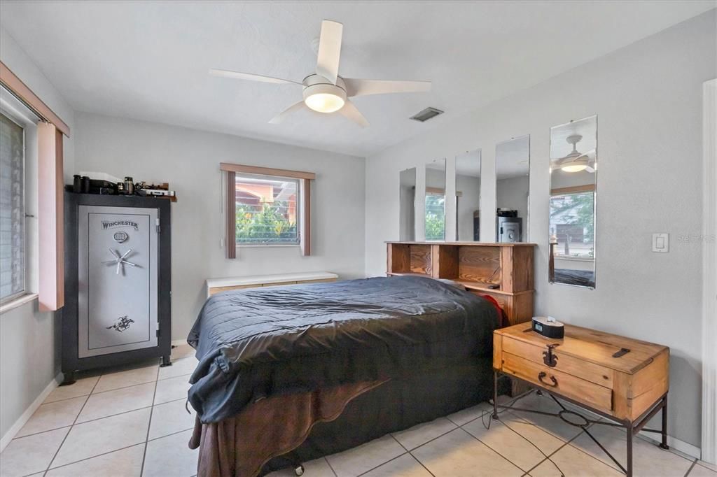 For Sale: $625,000 (2 beds, 1 baths, 1112 Square Feet)