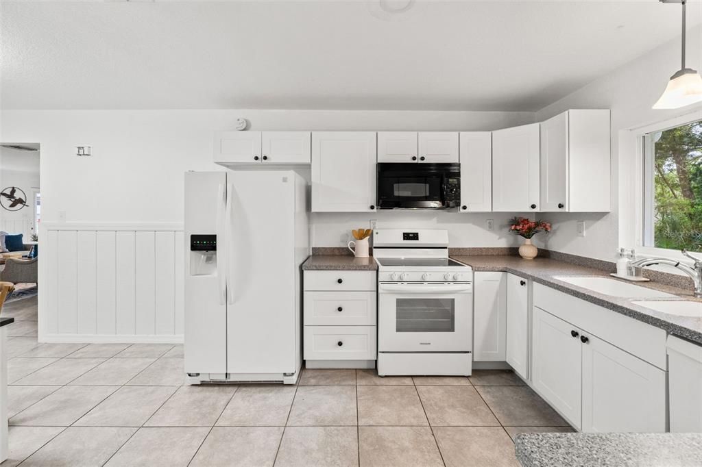 For Sale: $499,900 (3 beds, 2 baths, 1512 Square Feet)