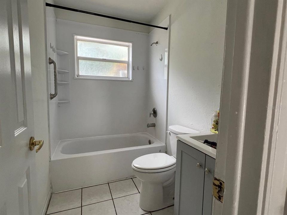 Active With Contract: $1,500 (2 beds, 1 baths, 720 Square Feet)