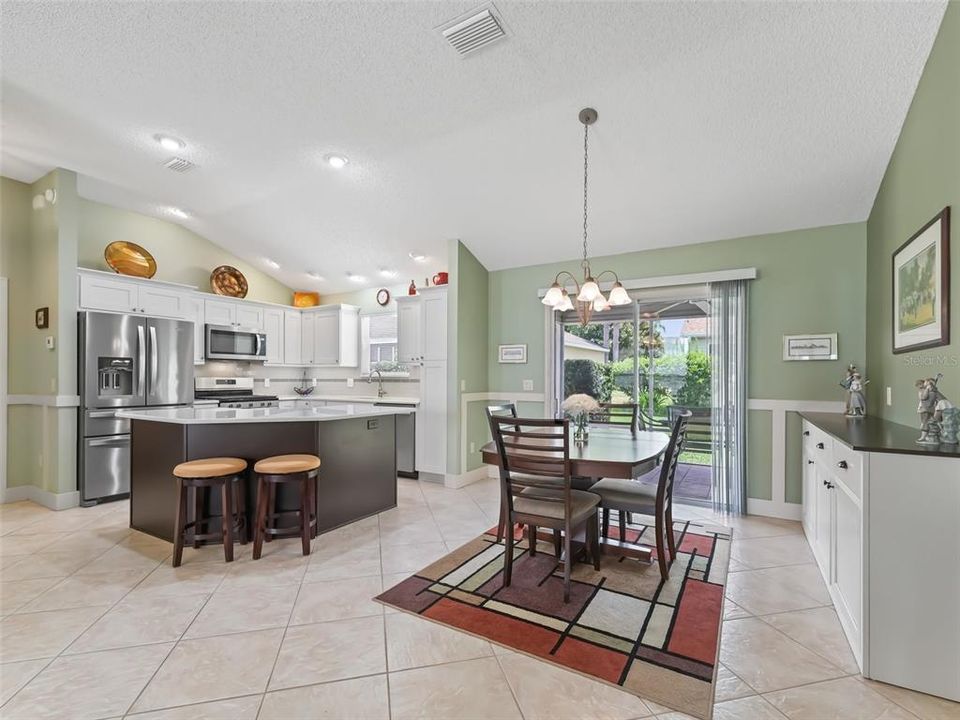 For Sale: $344,500 (3 beds, 2 baths, 1392 Square Feet)