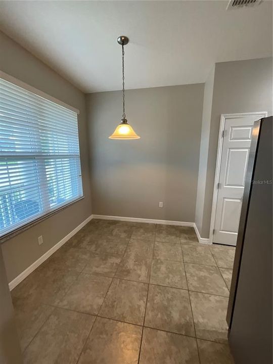 For Rent: $1,999 (3 beds, 2 baths, 1832 Square Feet)