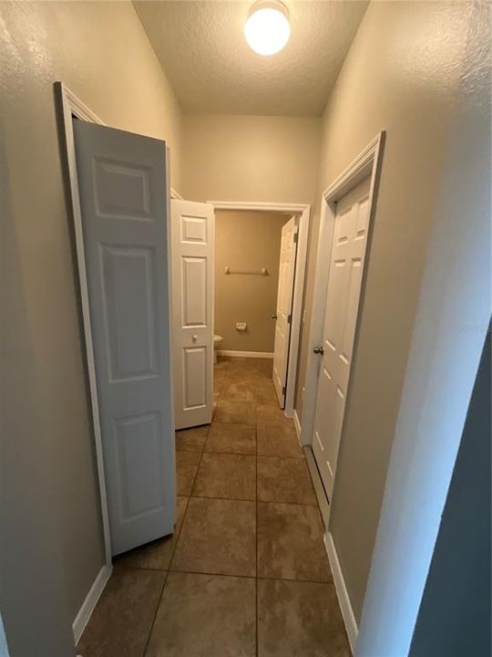 For Rent: $1,999 (3 beds, 2 baths, 1832 Square Feet)