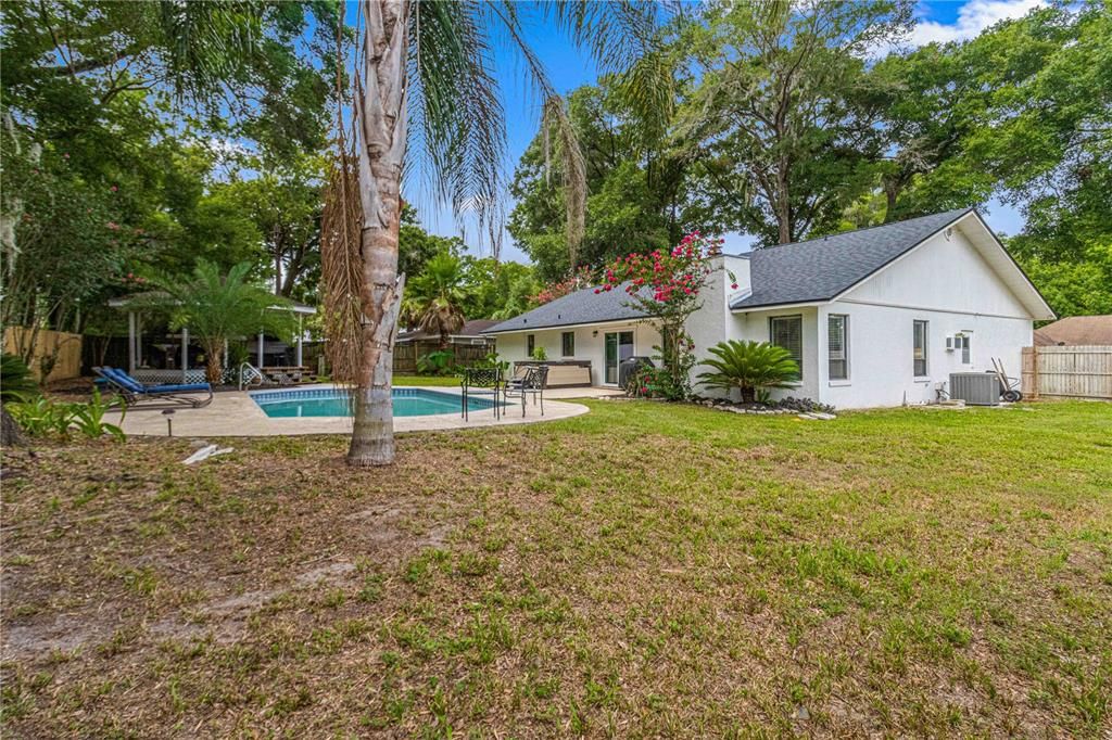 Recently Sold: $325,000 (3 beds, 2 baths, 1697 Square Feet)