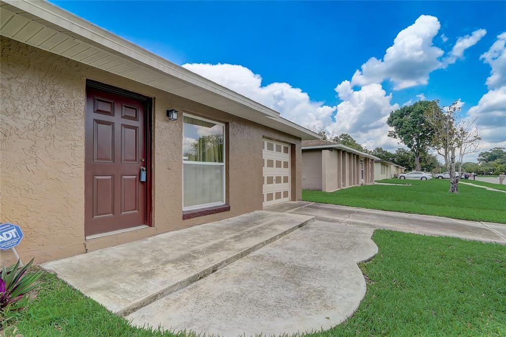 Active With Contract: $330,000 (3 beds, 1 baths, 918 Square Feet)