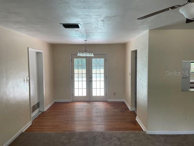 For Rent: $1,795 (3 beds, 2 baths, 1275 Square Feet)