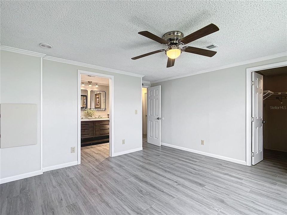 For Sale: $254,499 (2 beds, 2 baths, 1342 Square Feet)