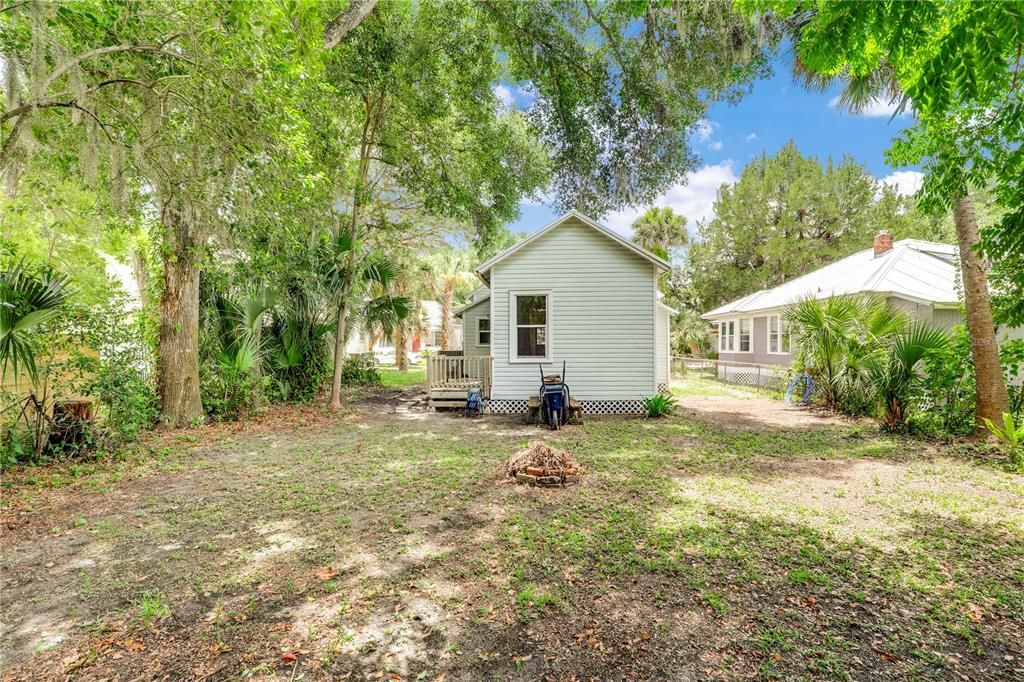 For Sale: $519,000 (3 beds, 2 baths, 960 Square Feet)