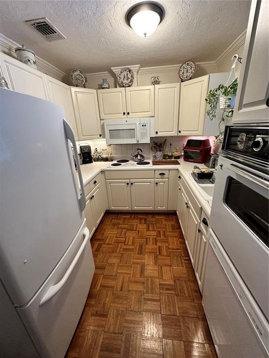 For Sale: $600,000 (3 beds, 1 baths, 1564 Square Feet)