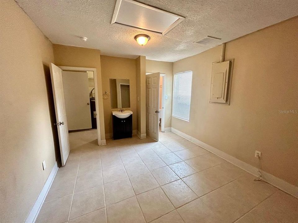 For Rent: $2,398 (3 beds, 2 baths, 1167 Square Feet)