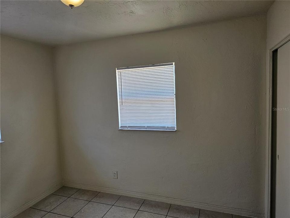 For Rent: $1,600 (2 beds, 1 baths, 715 Square Feet)