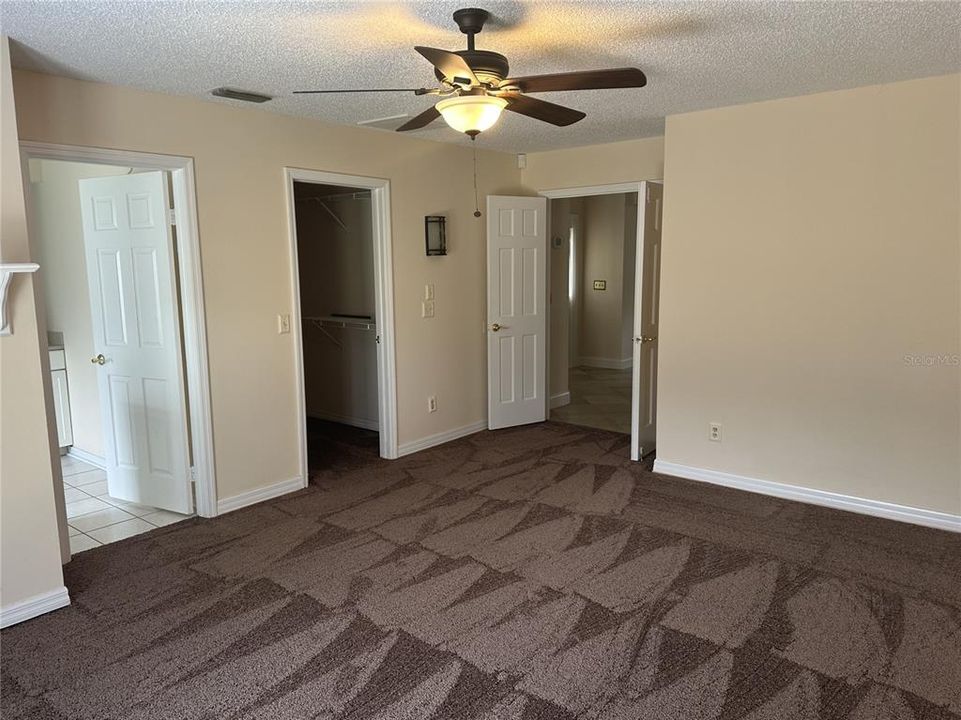 Active With Contract: $2,950 (5 beds, 2 baths, 2633 Square Feet)