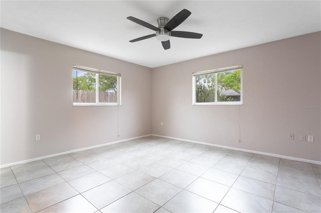 For Sale: $335,000 (3 beds, 2 baths, 1981 Square Feet)
