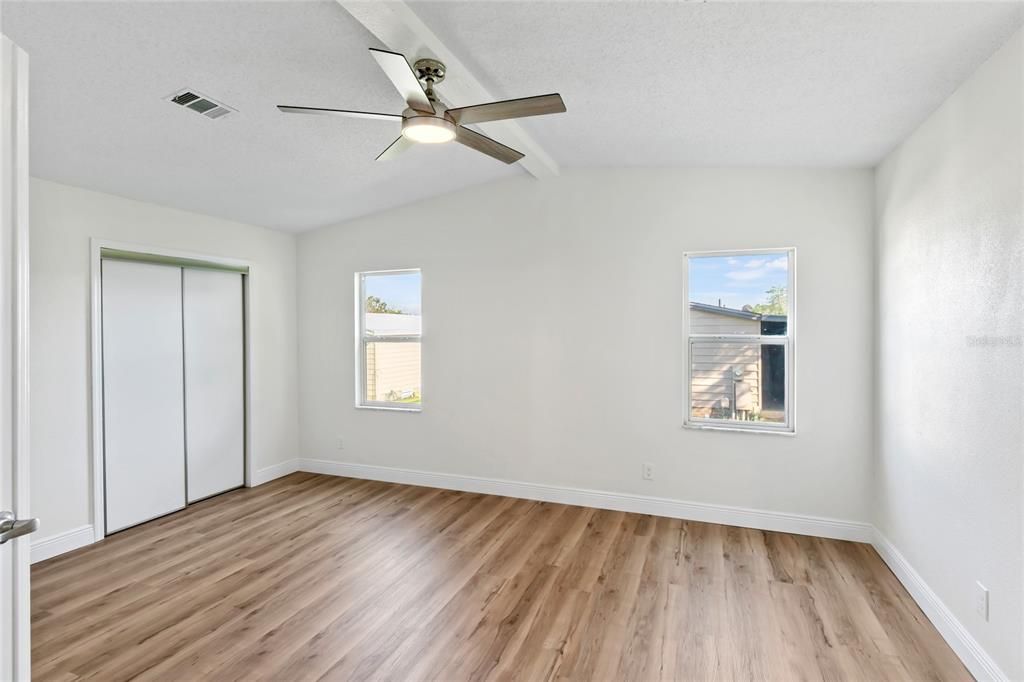 For Sale: $275,000 (2 beds, 2 baths, 1300 Square Feet)