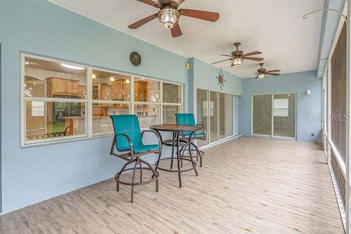 Huge Screened Porch