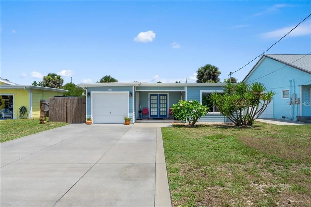 For Sale: $399,900 (3 beds, 1 baths, 912 Square Feet)