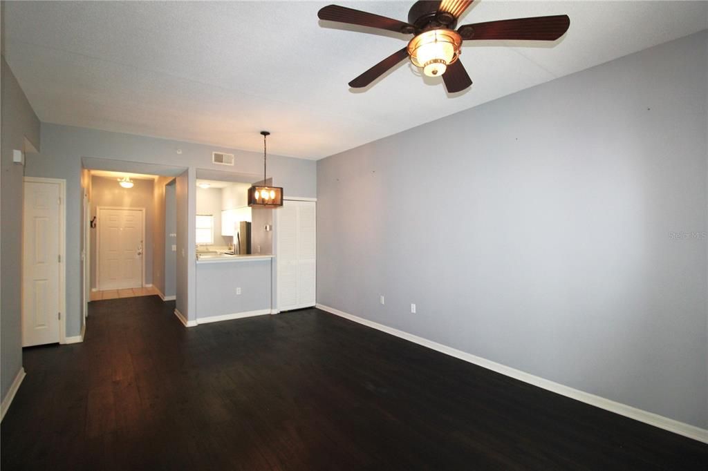 For Rent: $1,950 (2 beds, 2 baths, 957 Square Feet)