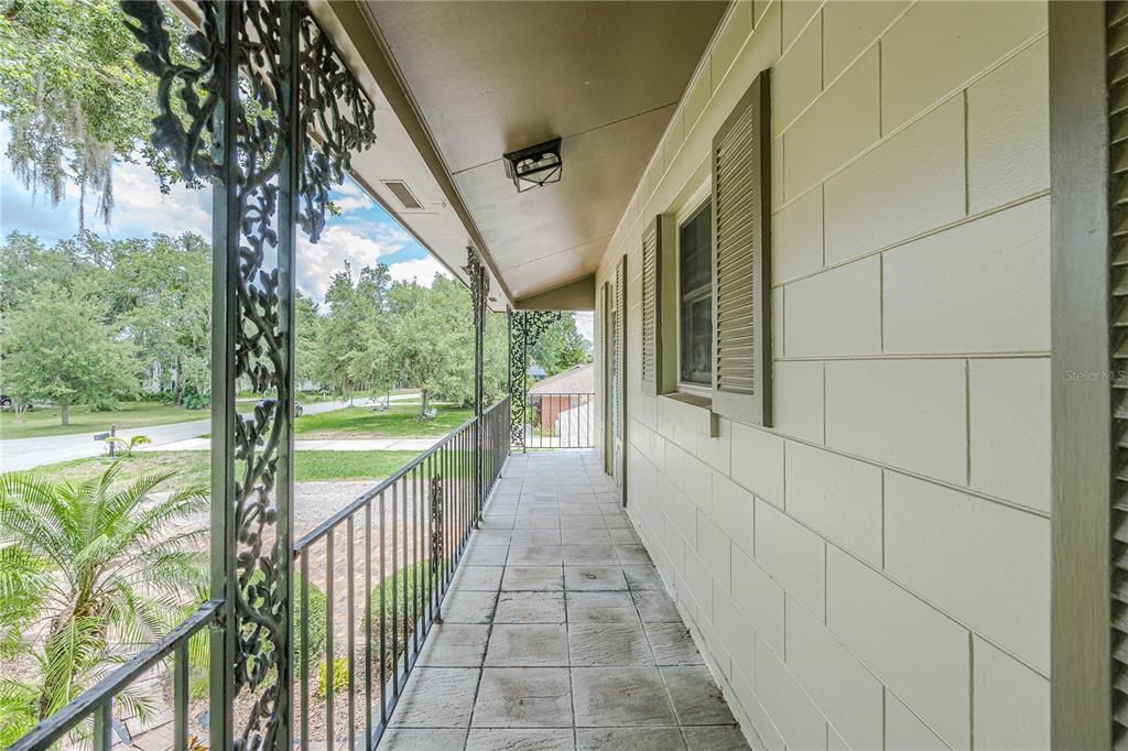 Balcony overlooking the front yard.