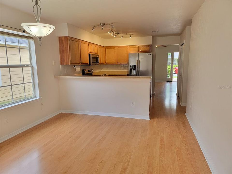 For Rent: $2,095 (3 beds, 2 baths, 1536 Square Feet)