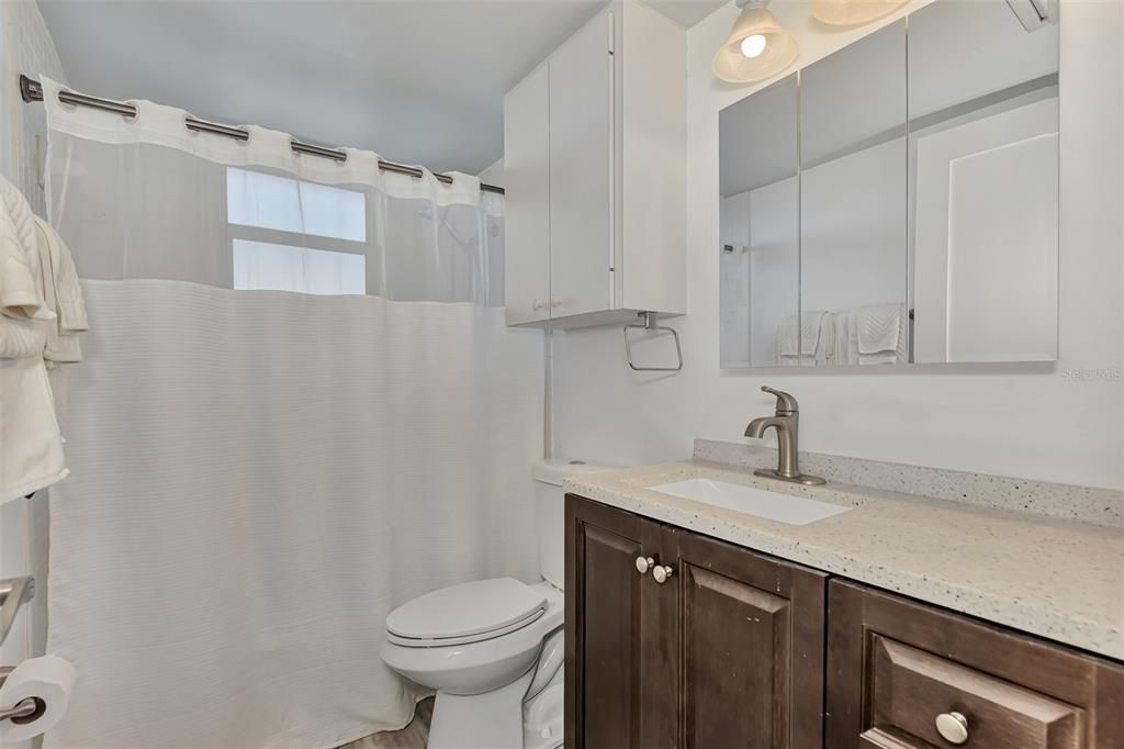 For Sale: $249,900 (2 beds, 2 baths, 1008 Square Feet)