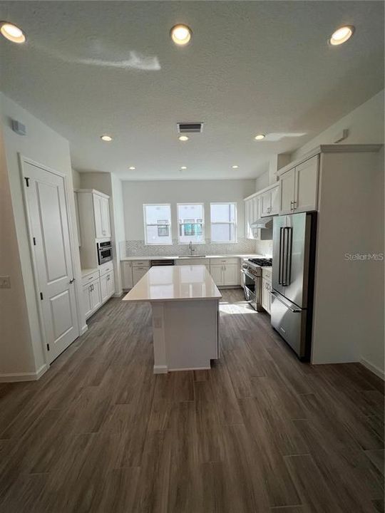 For Rent: $3,400 (2 beds, 2 baths, 1449 Square Feet)