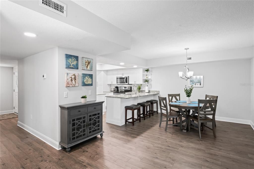 For Sale: $459,900 (2 beds, 2 baths, 1399 Square Feet)