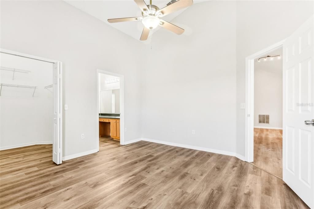 Active With Contract: $349,900 (3 beds, 2 baths, 1484 Square Feet)