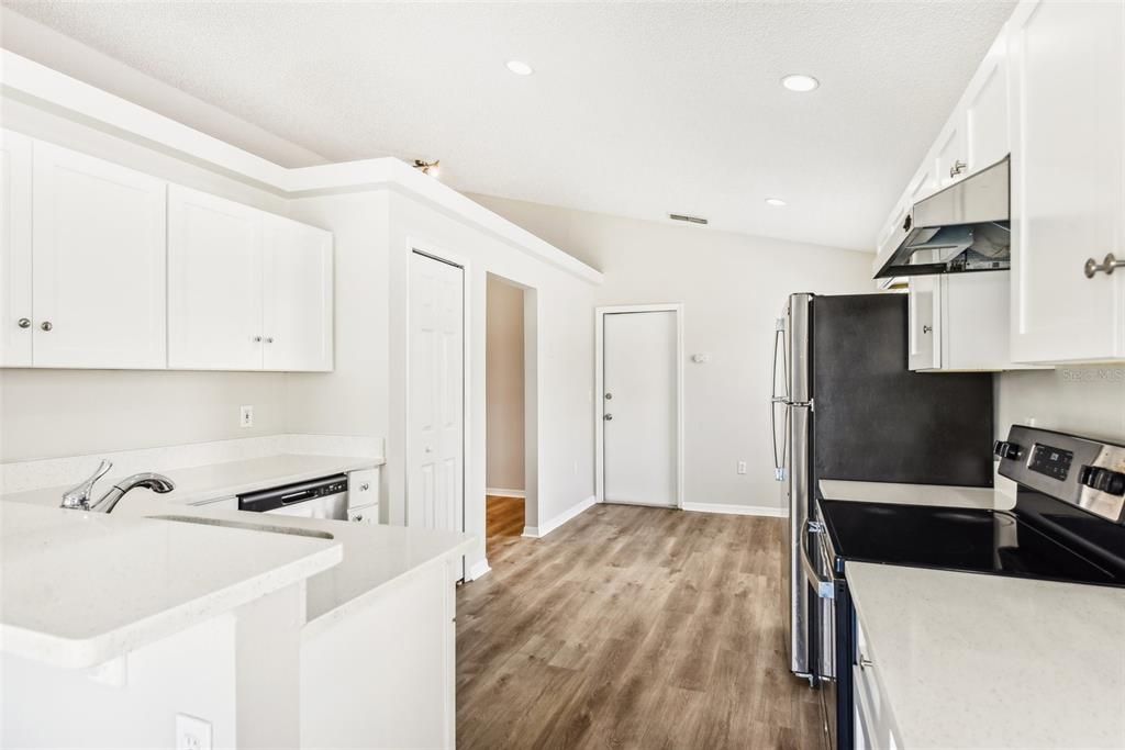 Active With Contract: $349,900 (3 beds, 2 baths, 1484 Square Feet)