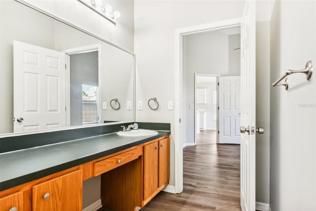 Active With Contract: $349,900 (3 beds, 2 baths, 1484 Square Feet)