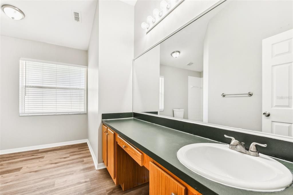 Active With Contract: $349,900 (3 beds, 2 baths, 1484 Square Feet)