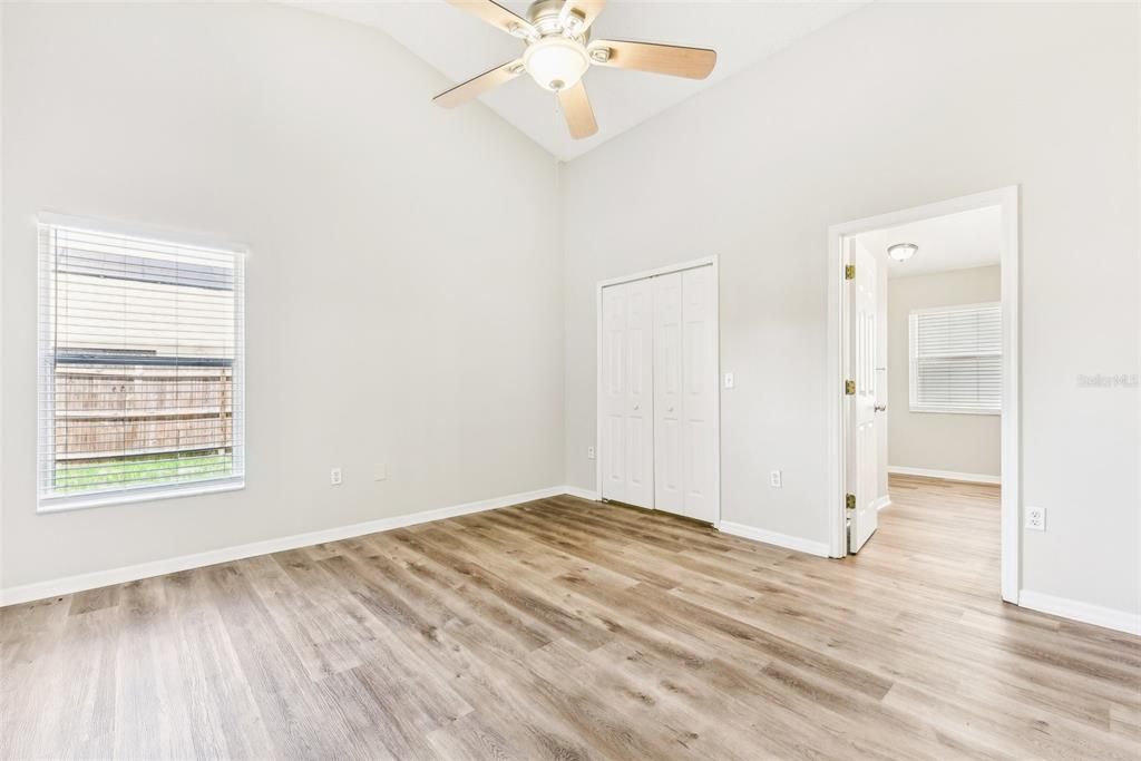 Active With Contract: $349,900 (3 beds, 2 baths, 1484 Square Feet)