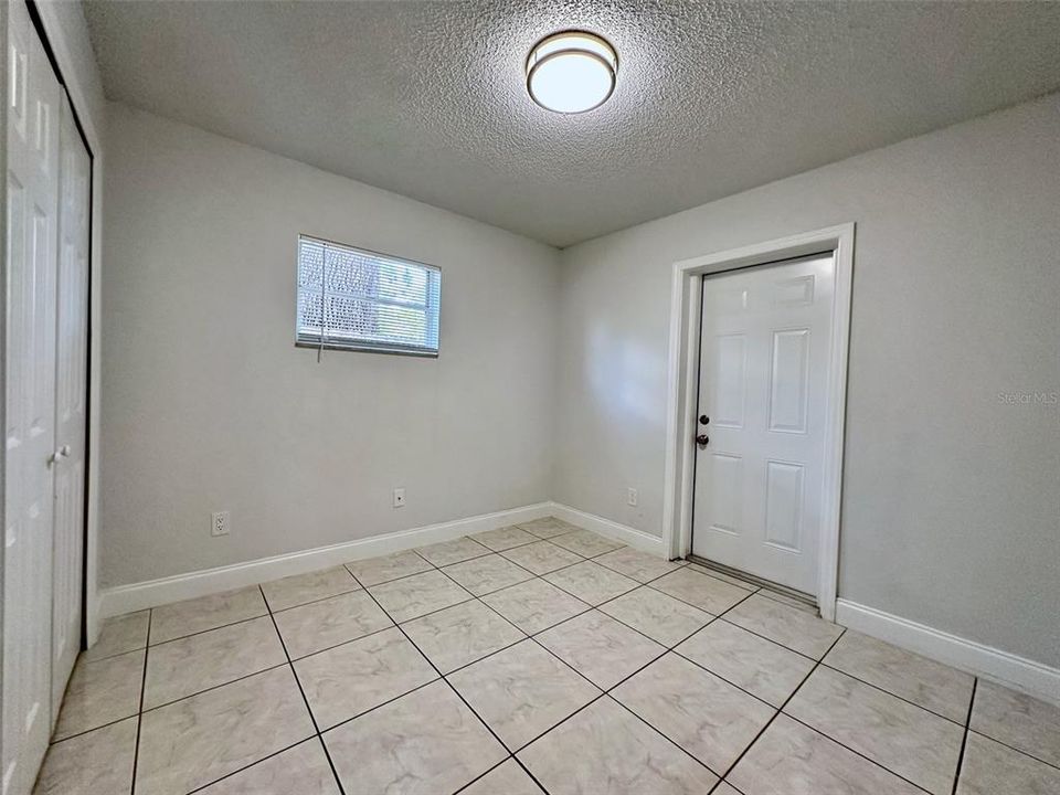 Recently Rented: $2,400 (3 beds, 1 baths, 1171 Square Feet)