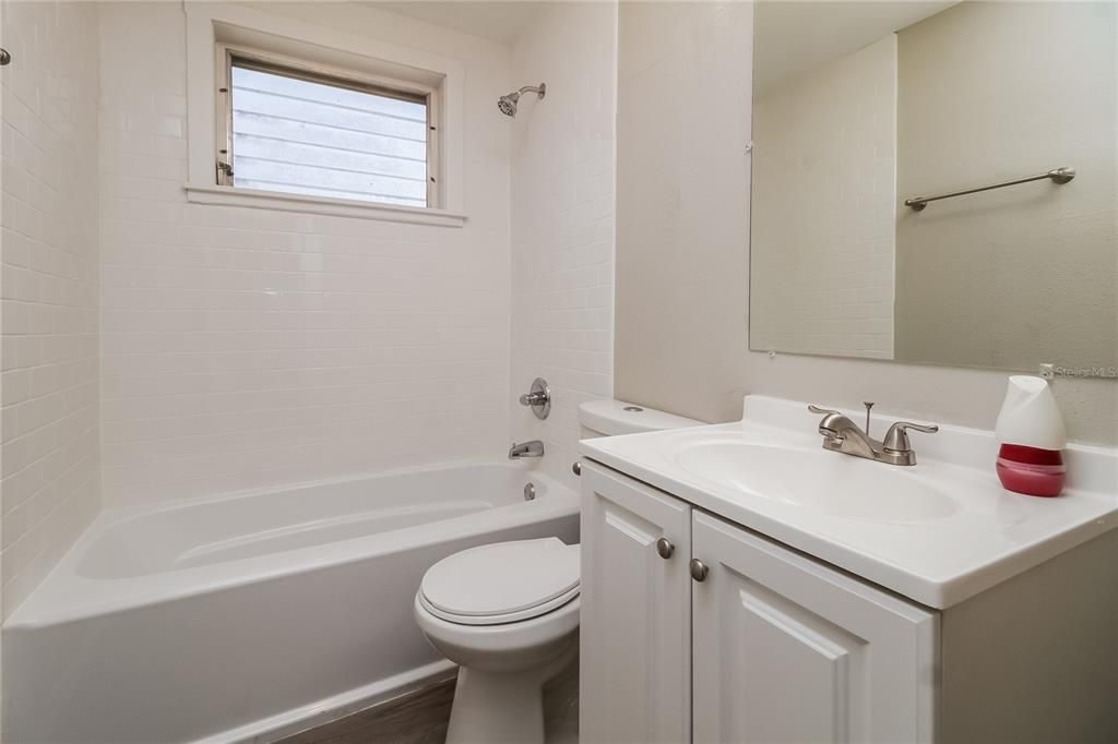 For Rent: $2,010 (3 beds, 3 baths, 1761 Square Feet)