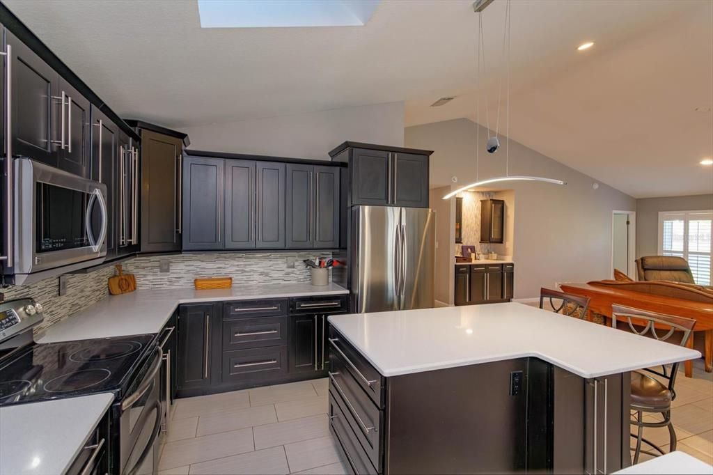 For Sale: $465,900 (3 beds, 2 baths, 2000 Square Feet)