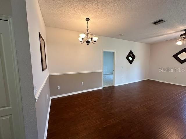 For Rent: $2,000 (3 beds, 2 baths, 1405 Square Feet)
