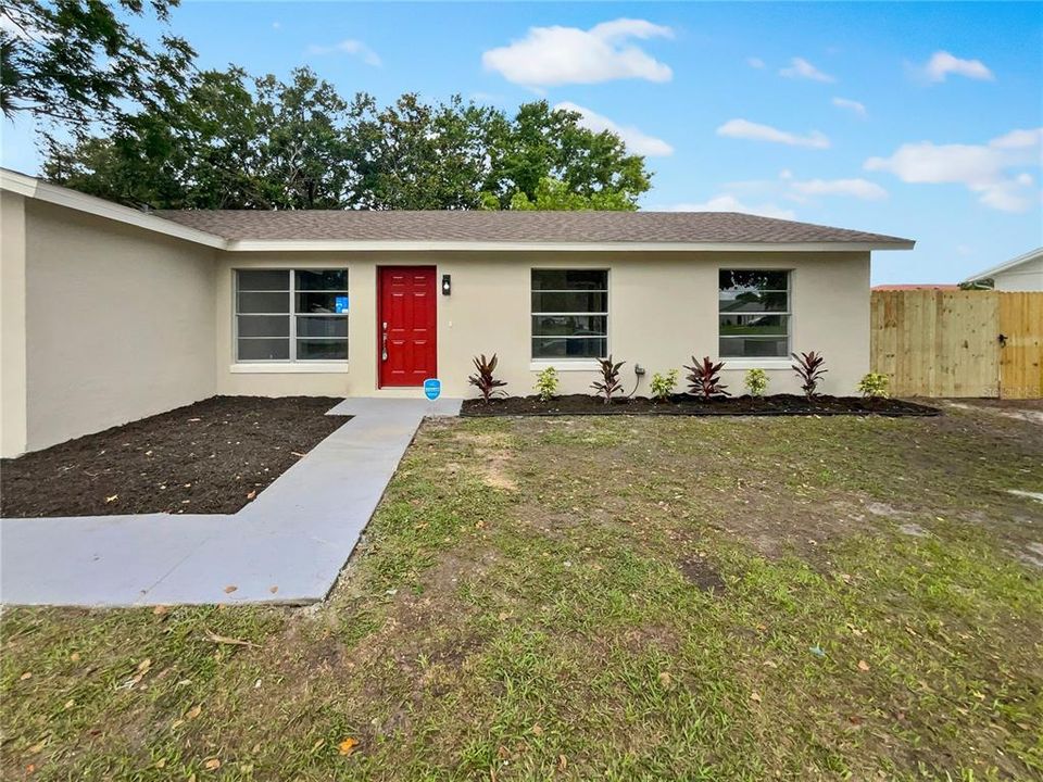 For Sale: $375,000 (4 beds, 2 baths, 1390 Square Feet)