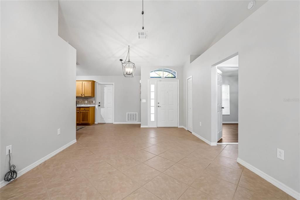 For Sale: $369,900 (3 beds, 2 baths, 1042 Square Feet)