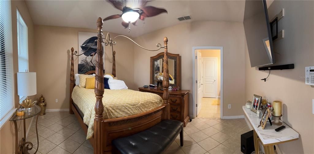 For Sale: $380,000 (4 beds, 2 baths, 1702 Square Feet)