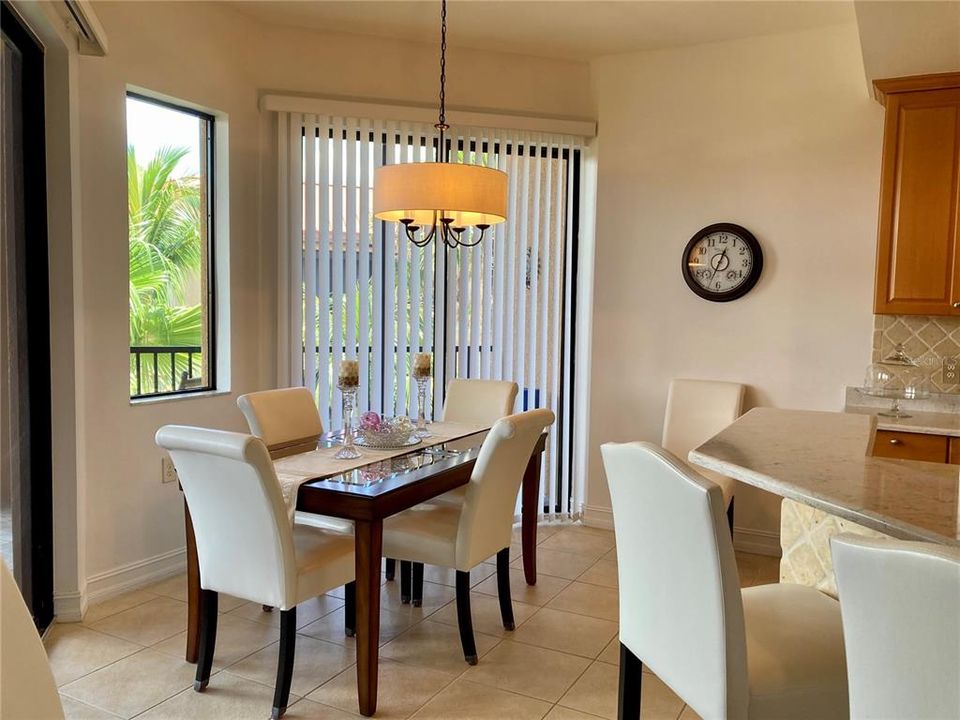 Kitchen, bar & dining area