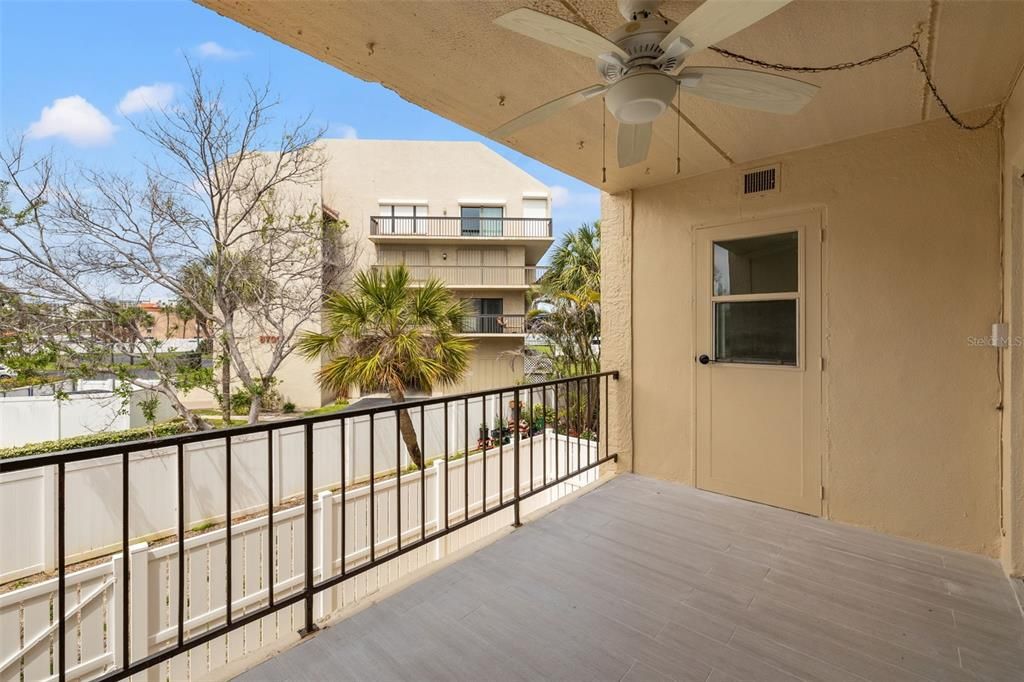 For Sale: $349,000 (2 beds, 2 baths, 1050 Square Feet)